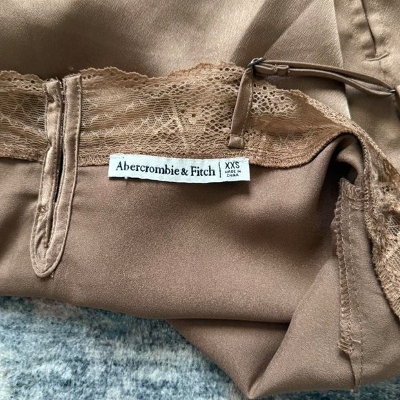 Abercrombie Brown Lace Trim Slip Cami - Picture 3 of 3